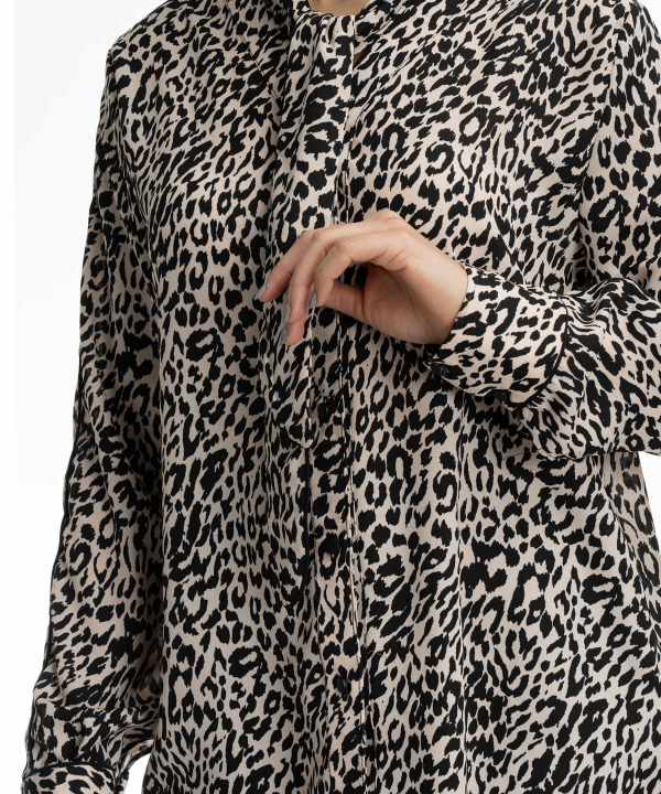 بلوز زنانه ورساچه جینز Versace Jeans کد vzw090