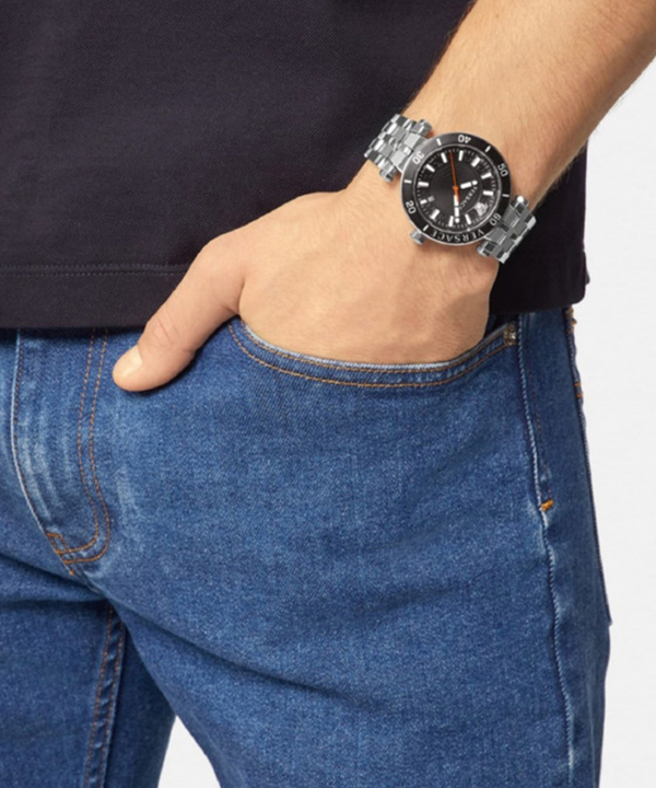 ساعت مچی عقربه‌ای مردانه ورساچه Versace مدل V VVEZ300321