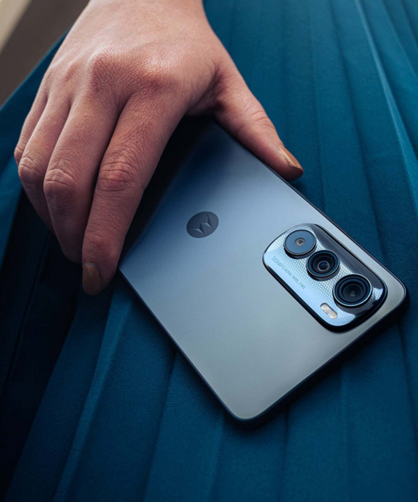 گوشی موبایل موتورولا مدل Moto Edge 30 5G دو سیم کارت ظرفیت 256 گیگابایت و رم 8 گیگابایت