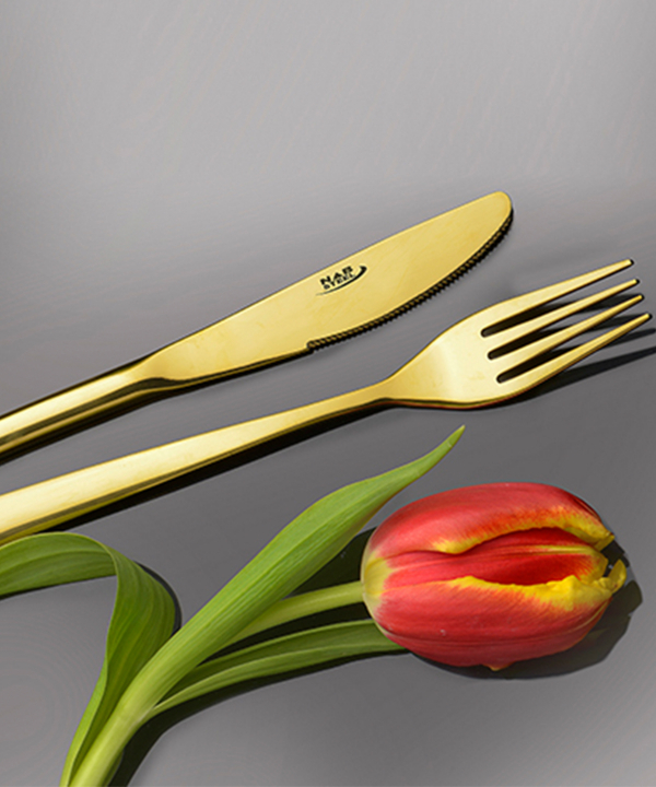 سرویس قاشق و چنگال ??? پارچه فلورانس طلایی PVD جعبه کادویی ناب استیل Nabsteel کد 8812