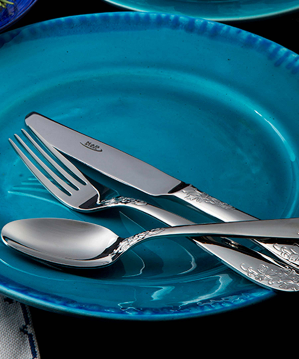 سرویس قاشق و چنگال ?? پارچه امپریال براق جعبه چوبی سفید ناب استیل Nabsteel کد 1312