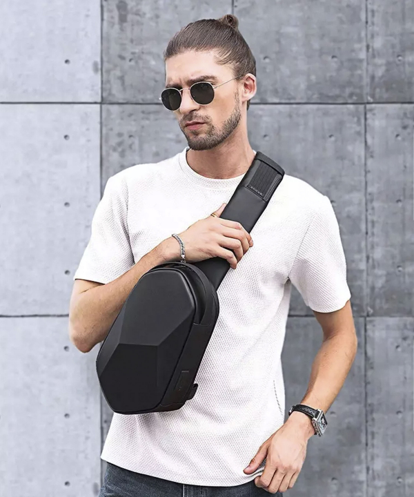 کوله تک بند منشوری با ظرفیت 7.9 اینچ دارای پورت USB بنج BANGE BG-7213 PRISM CROSSBODY BAG
