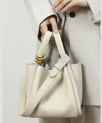 کیف دوشی چرم گاو، چرم مصنوعی زنانه برند پی لس مدل MP-JA-188127