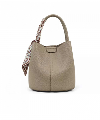 کیف دوشی چرم گاو، چرم مصنوعی زنانه برند پی لس مدل MP-JA-188130