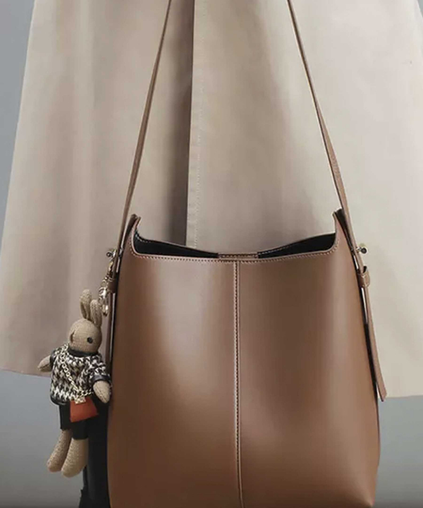 کیف دوشی زنانه چرم با ظرفیت بزرگ و طراحی ساده New Women's Leather Bucket Bag Large Capacity 5345