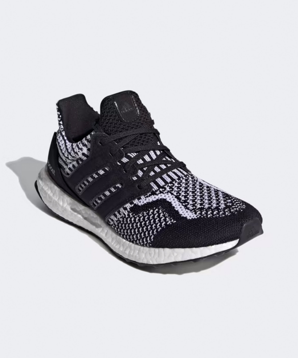 کفش ورزشی زنانه آدیداس Adidas مدل ULTRABOOST DNA