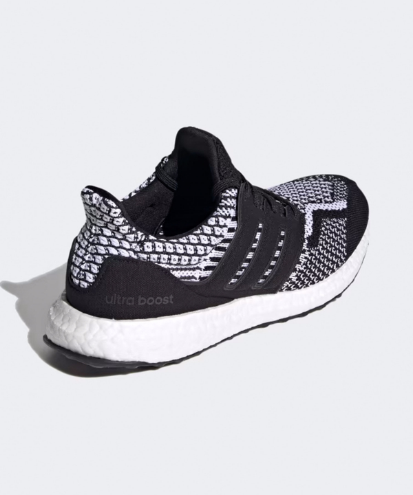 کفش ورزشی زنانه آدیداس Adidas مدل ULTRABOOST DNA