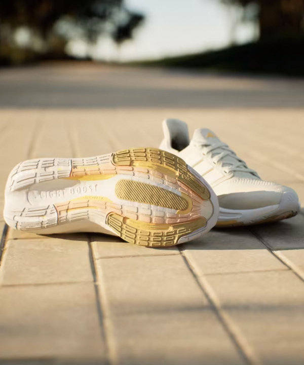 کفش ورزشی زنانه آدیداس Adidas مدل ULTRABOOST LIGHT W