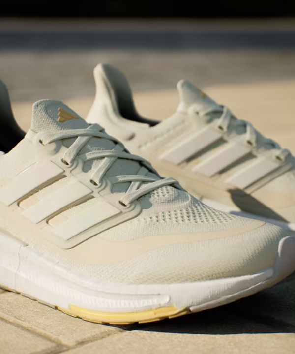 کفش ورزشی زنانه آدیداس Adidas مدل ULTRABOOST LIGHT W