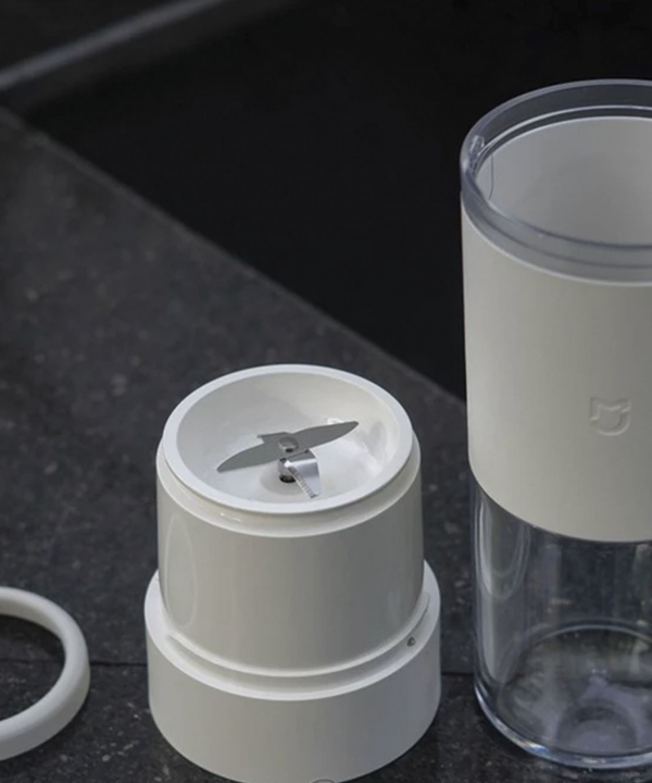 شیکر و مخلوط کن قابل حمل شیائومی Xiaomi Portable Fruit Juicer MJZZB01PL 300ml