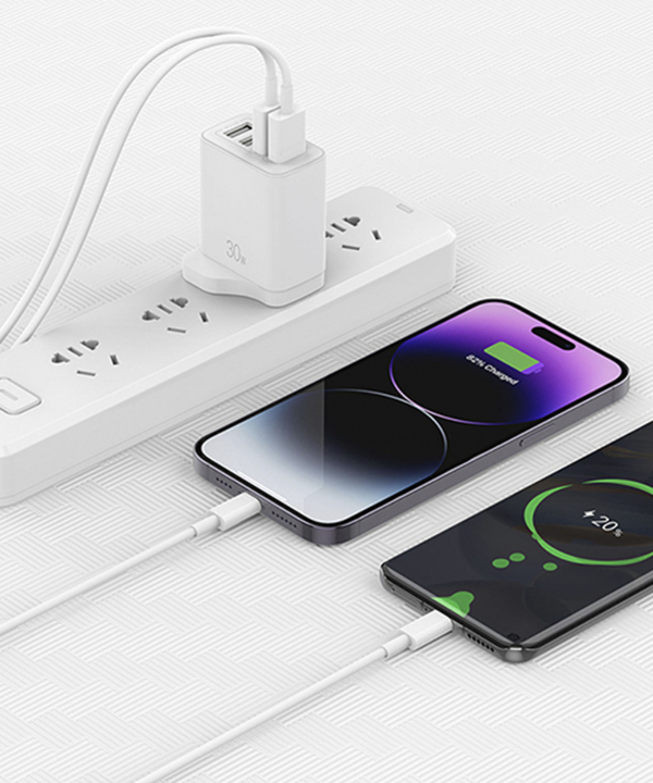 شارژر دیواری 4 پورت یو اس بی 30 وات رسی RECCI RC57U 30W 4 USB PORTS CHARGER