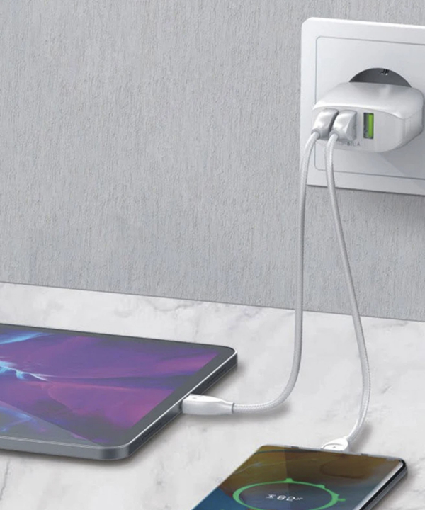 شارژر دیواری 17 وات کینگ استار مدل KW163A به همراه کابل MicroUSB
