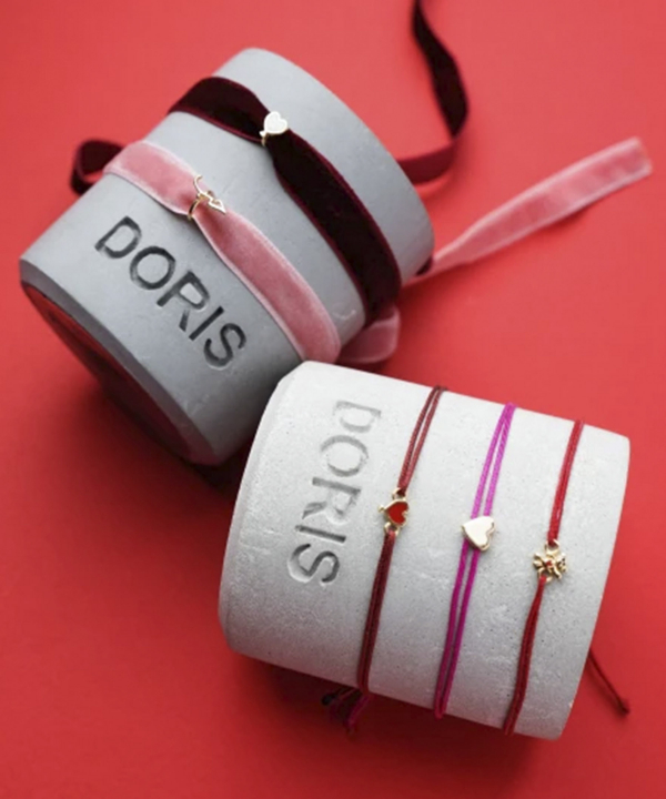 دستبند قلب توپر با نخ سرخابی درریس Doris کد P2406