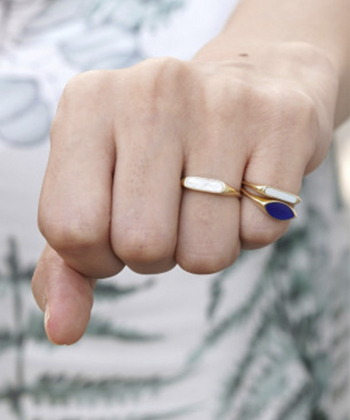 انگشتر مستطیل سفید صدفی بزرگ لالی پاپ درریس Doris کد P1584