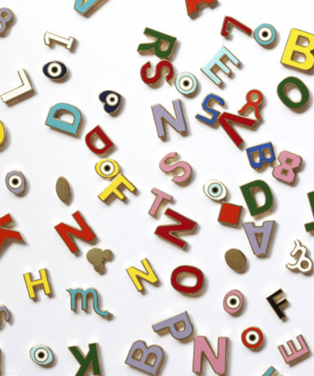 آویز میناکاری نارنجی حرف B درریس Doris کد P2480