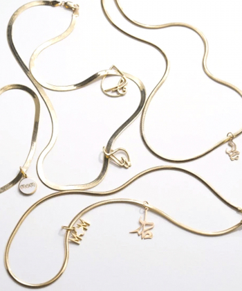 آویز دایره mom بامیناکاری سفید درریس Doris کد P3080