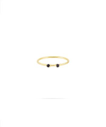 انگشتر پیچی با دو نگین مشکی درریس Doris کد P2180