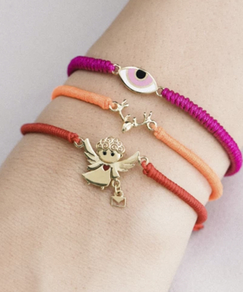 دستبند بافت قرمز گوجه ایی فرشته نیکه قلب قرمز و نامه درریس Doris کد P3646