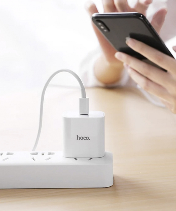 شارژر هوکو Hoco مدل C76 PLUS TYPE C TO LIGHTNING PD 20W