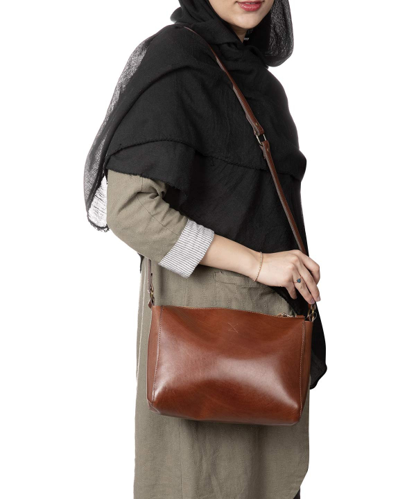 کیف دوشی زنانه چرم لانکا  Lanka Leather مدل CB-14