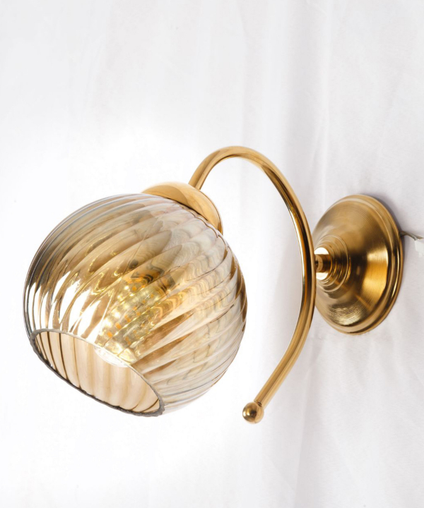چراغ دیواری چشمه نور کد 882/1GO