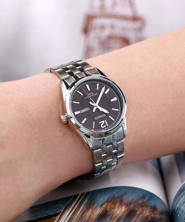 ساعت مچی عقربه‌ای زنانه کاسیو Casio مدل LTP-1335D-1AVDF