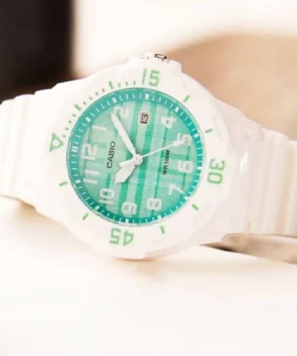ساعت مچی عقربه‌ای زنانه کاسیو Casio مدل LRW-200H-3C