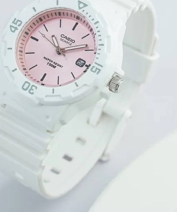 ساعت مچی عقربه‌ای زنانه کاسیو Casio مدل LRW-200H-4E3VDF