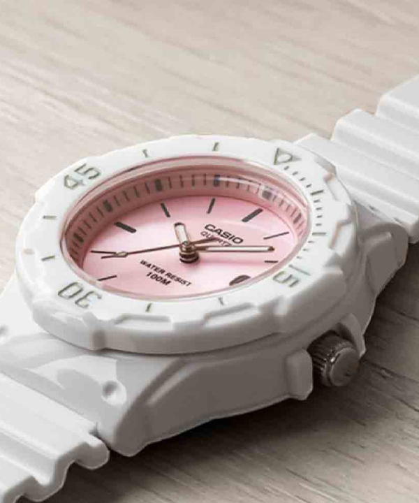 ساعت مچی عقربه‌ای زنانه کاسیو Casio مدل LRW-200H-4E3VDF