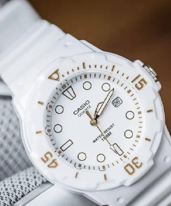ساعت مچی عقربه‌ای زنانه کاسیو Casio مدل LRW-200H-7E2VDF
