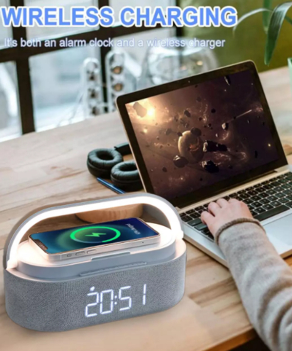 شارژر وایرلس 15 وات، اسپیکر بلوتوثی، هولدر موبایل، ساعت دیجیتال و چراغ خواب رومیزی S29