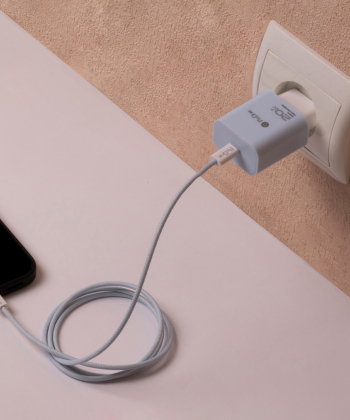 شارژر دیواری 20 وات پرووان مدل PWC540C به همراه کابل USB-C