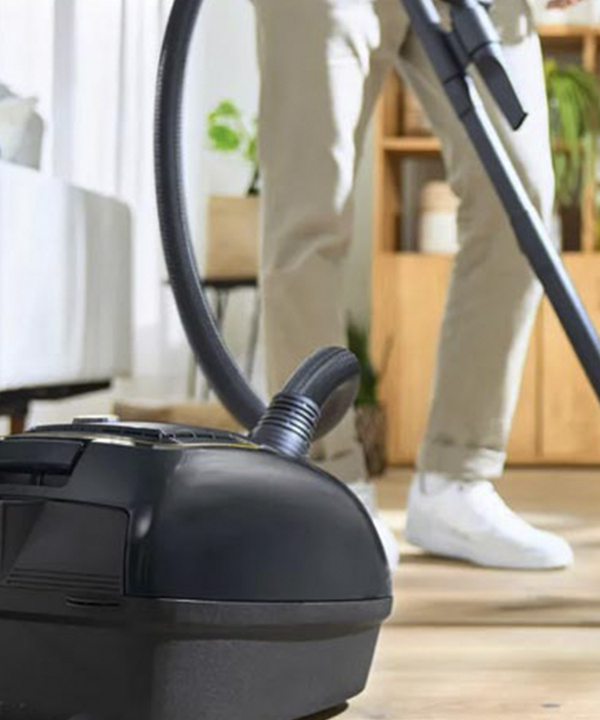 جاروبرقی بوش Bosch مدل BGLS38GOLD