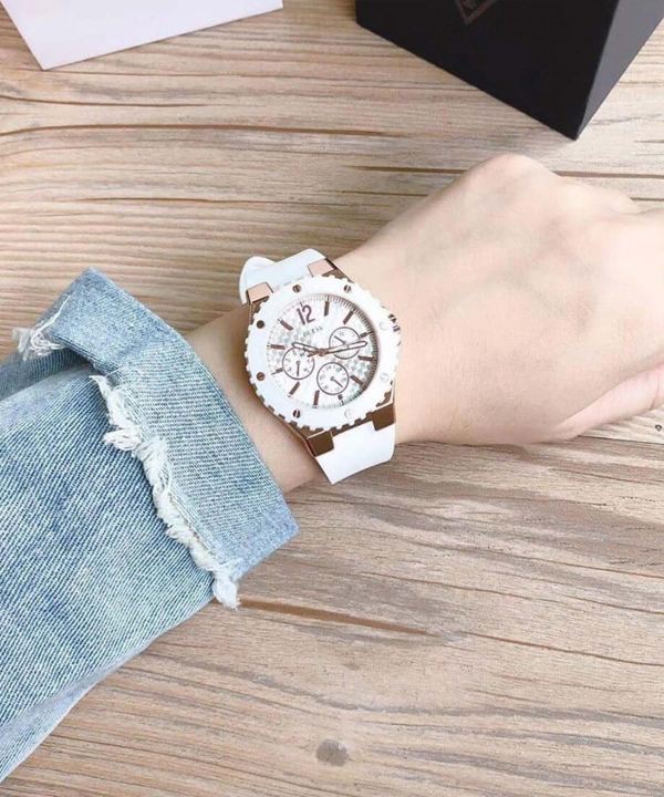 ساعت مچی زنانه گس Guess مدل W10614L2