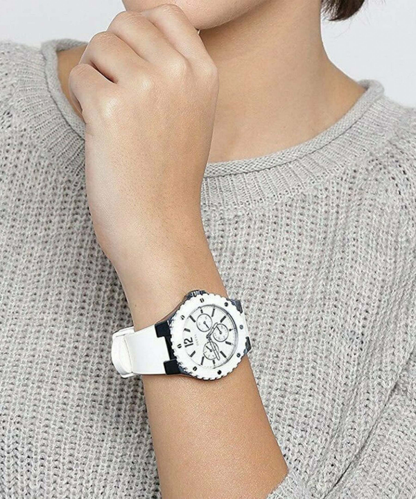 ساعت مچی زنانه گس Guess مدل W0149L6