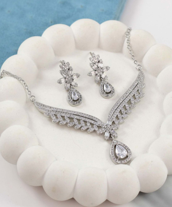 نیم ست مجلسی طرح جواهر نگین دار نقره ای زودیکا Zoodika کد AAA-238