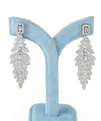 گوشواره آویزی نگین دار طرح جواهر نقره ای زودیکا Zoodika کد AAC-939