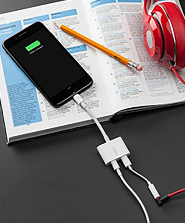 مبدل یک به دو لایتنینگ بلکین مدل F8J198BTWHT