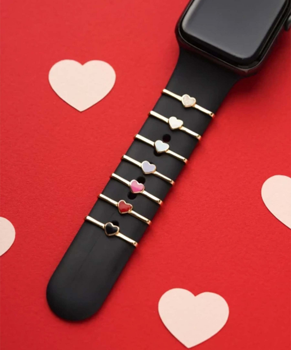 آویز Apple Watch قلب کوچک با میناکاری آبی کمرنگ متصل درریس Doris کدP5879