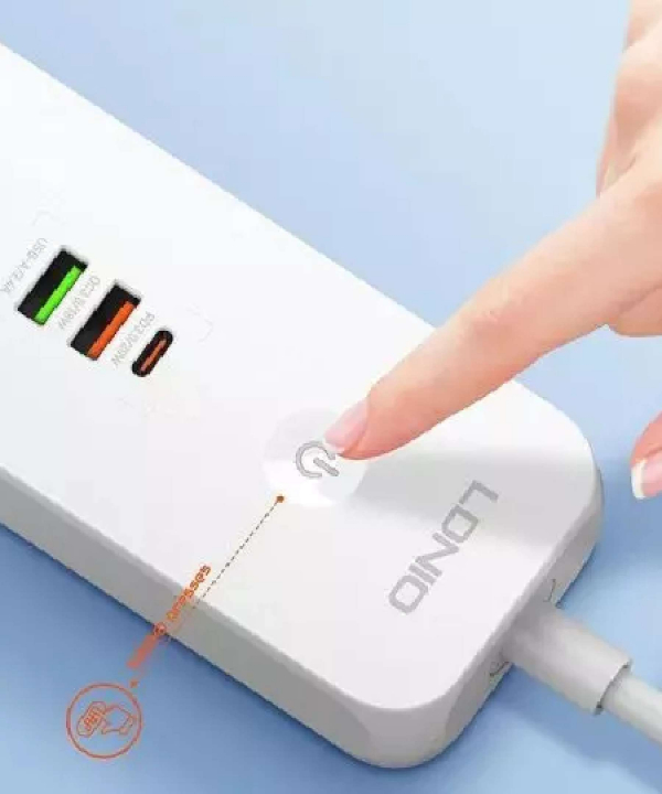 چند راهی برق پنج سوکت، دو یو اس بی و یک تایپ سی الدنیو LDNIO SC5319 5 Port + 3 USB Power Socket Plug Extension Wall Charger
