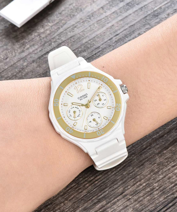 ساعت مچی زنانه کاسیو Casio مدل LRW-250H-9A1VDF