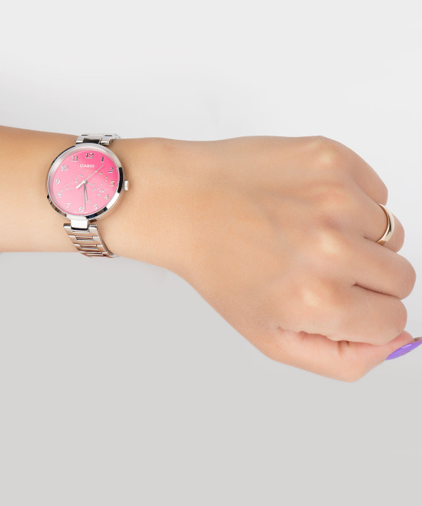 ساعت مچی زنانه کاسیو Casio طرح ماه تولد فروردین