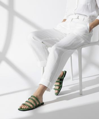 صندل زنانه چرم وگن آرتمن مدل مسی