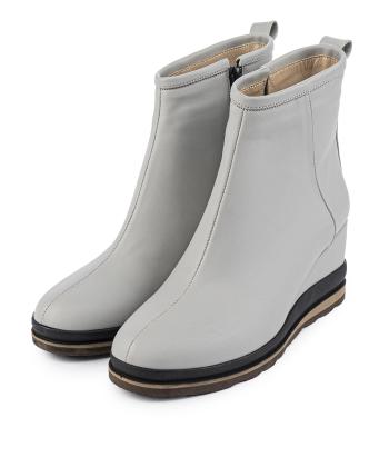 نيم بوت چرم وگن زنانه آرتمن مدل الودي