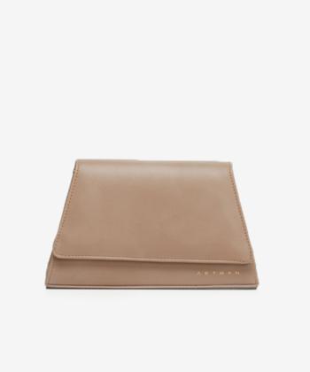 کیف دوشی چرم طبیعی زنانه آرتمن مدل دوريتو