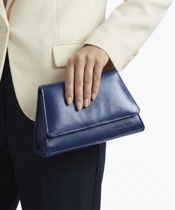 کیف دوشی چرم طبیعی زنانه آرتمن مدل دوريتو