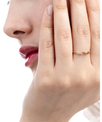 انگشتر طلا 18 عیار زنانه دفینه مدل R1134