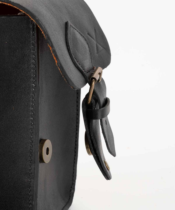 کیف دوشی زنانه چرم لانکا  Lanka Leather مدل CB-17