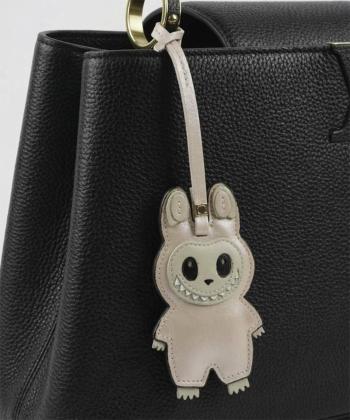 آویز کیف چرم طبیعی نوین چرم مدل لبوبو