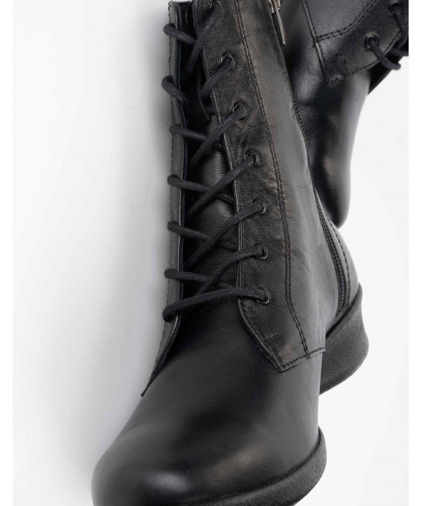 نیم بوت چرم زنانه دنیلی Daniellee مدل Artenus Lace